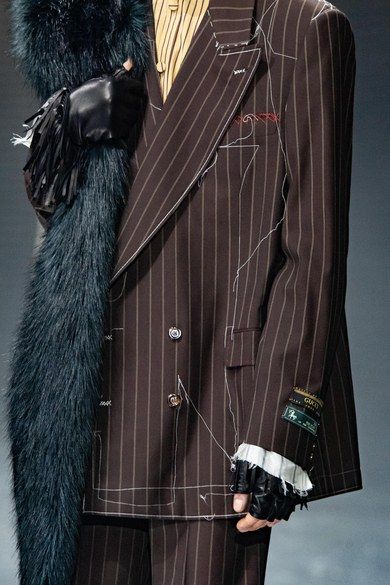 Gucci Fall 2014, Gucci Fall 2017, Gucci Spring 2017, Gucci Fashion Show, Gucci Spring, Mode Inspo, Menswear Collection, Workout Accessories, Vogue Paris