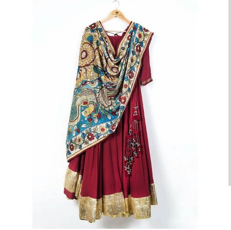 Red silk Dress with kalamkari dupatta. It's so classy Dress With Kalamkari Dupatta, Anjul Bhandari, Kalamkari Dupatta, Kalamkari Dresses, Long Blouse Designs, Silk Kurti Designs, Lehenga Saree Design, Long Frock Designs, Red Silk Dress