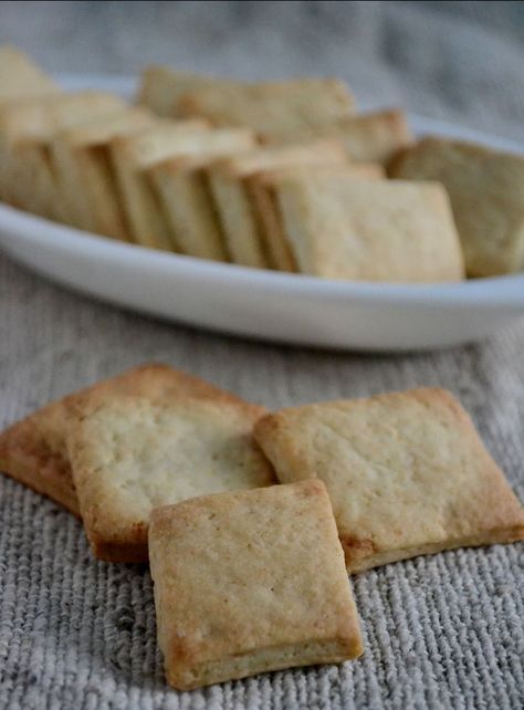 Masi Samoa / Samoan Coconut Cookies Polynesian Desserts, Tongan Recipes, Samoan Chicken, Samoa Recipe, Samoan Dishes, Samoan Recipes, Polynesian Dishes, Samoas Recipe, Chicken With Coconut Rice