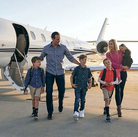 Family Private Jet, Billionaire Family, Flying With Pets, Luxury Jets, Private Plane, Five Star Hotel, Family Lifestyle, Private Jet, Entertainment System