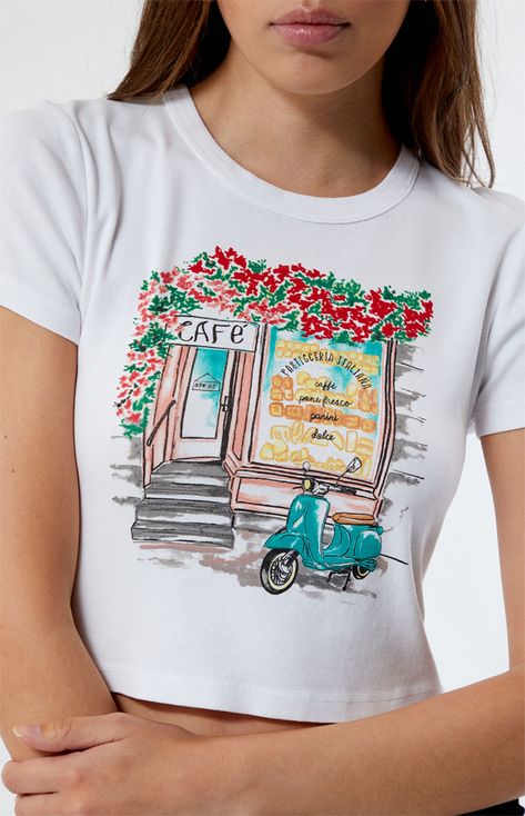 Italia Cafe Baby T-Shirt 70s Outfit Inspiration, 70s Outfit, Emma Style, New York Outfits, Boy Girl Twins, Comfy Sweatpants, 70s Outfits, Cute Graphic Tees, Graphic Apparel