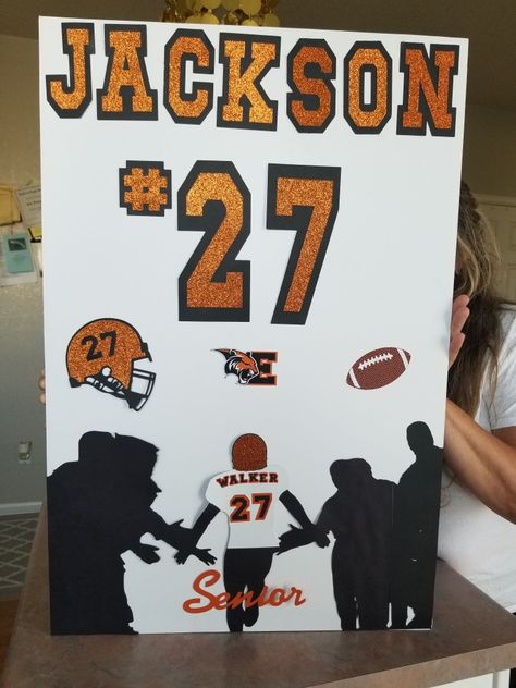 Homecominbg poster Football Playoff Poster Ideas, Football Senior Posters, Locker Room Decorations, Football Locker Decorations, School Campaign Posters, School Campaign, Senior Posters, 2023 Crafts, Football Girlfriend