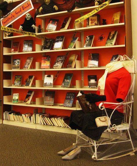 Library Halloween, Halloween Library, Library Marketing, Haunted Library, Library Decorations, School Library Displays, Halloween Bulletin Boards, Middle School Libraries, Halloween Reading