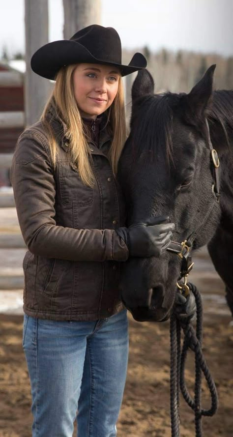 Amy Fleming, Heartland Cbc, Heartland Quotes, Heartland Amy, Horse Riding Quotes, Heartland Ranch, Cowgirl Pictures, Heartland Tv Show, Heartland Cast