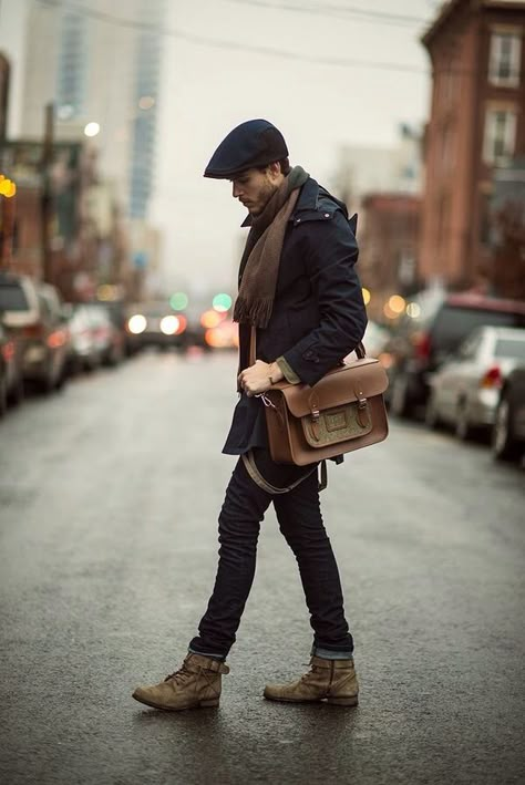 Men Comfy Winter Fashion, Vinter Mode Outfits, Dark Academia Aesthetic Outfit, Mens Fall Outfits, Winter Mode Outfits, Beige Blazer, Winter Outfits Men, Mode Casual, Modern Gentleman