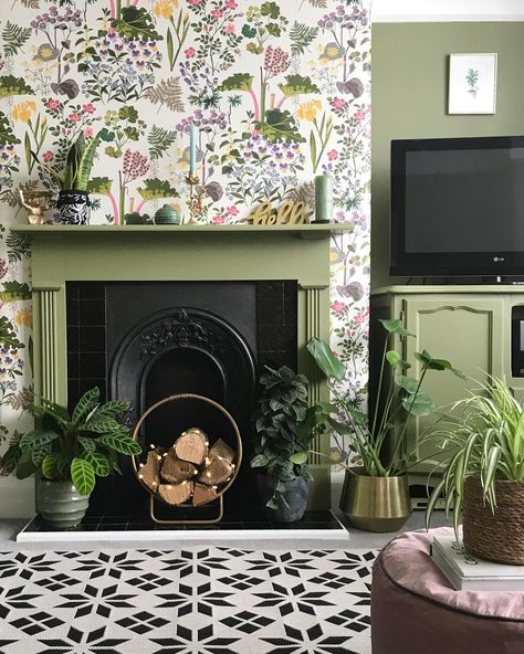 Bohemian Fireplace, Spring Fireplace, Painted Fireplace Mantels, Spring Fireplace Decor, Painted Mantle, Wallpaper Fireplace, Fireplace Decor Ideas, Fireplace Accent Walls, Fireplace Feature Wall