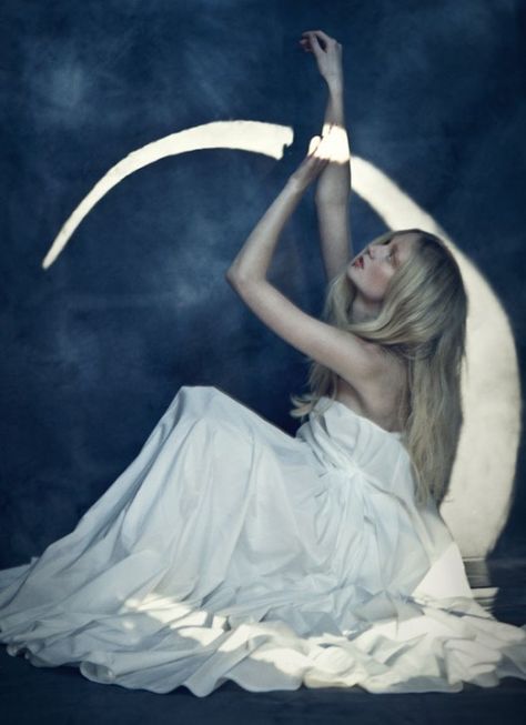 Fairy Photography, Sitting On The Moon, Oh My Goddess, Black Magic Woman, Magic Women, Luna Lovegood, On The Moon, Moon Goddess, Moon Child