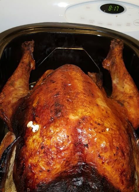 I never found good information on making a great whole roasted turkey in an electric roaster oven and thought Id share my tried and true tips for making your holiday turkey moist and beautiful and delicious!  Ive read that roaster ovens effectively steam the turkey making the meat come out ... well, steamed.  This is not true. Follow these tips and your holiday turkey will get rave reviews! Turkey In Electric Roaster, Turkey In Roaster Oven, Roaster Oven Recipes, Electric Roaster Ovens, Roaster Recipes, Electric Roaster, Turkey In Roaster, Roast Turkey Recipes, Perfect Turkey