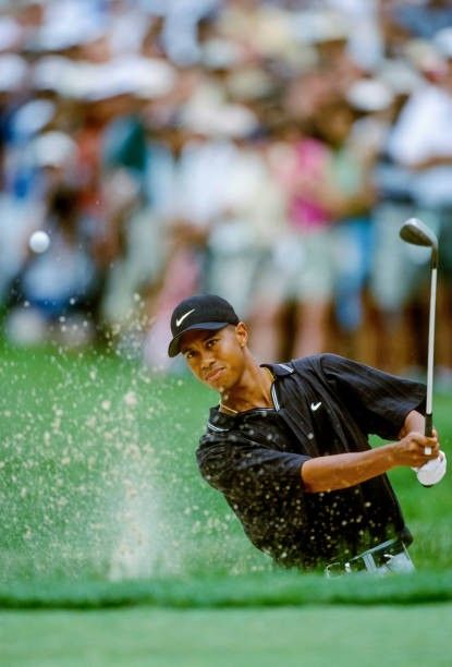 Iconic Golf Photos, Golf Action Photography, Good Good Golf, Tiger Woods Wallpaper, Golf Style Men, Golf Shoot, Golf Pics, Golf Fits, Golf Aesthetic