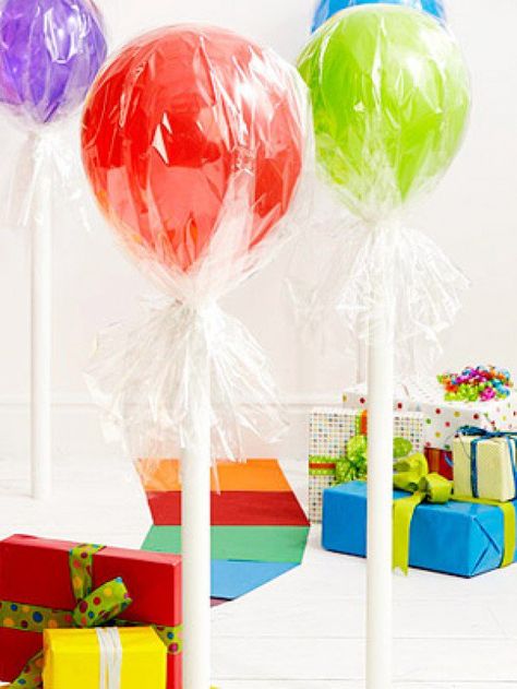 25 Diy Sweet Candy Décor Candyland Theme, Colored Plates, Giant Lollipops, Candy Land Birthday Party, Candy Birthday Party, Giant Candy, Candyland Birthday, Candyland Party, Diy Balloon Decorations