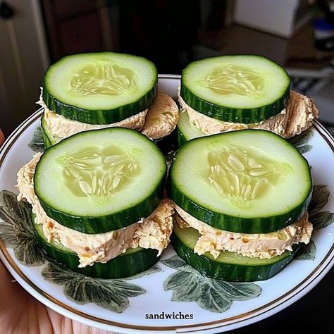 Keto & Low Carb (Easy Recipes) | 😍Tuna cucumber “sandwiches”😋 | Facebook Cucumber Tuna Sandwiches, Tuna Cucumber Sandwich, Low Carb Easy Recipes, Tuna Cucumber, Recipes Tuna, Low Carb Easy, Cucumber Sandwiches, Tuna Recipes, Low Carb Meals Easy