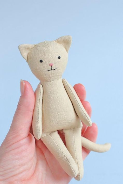 Cat Doll Pattern Free, Cat Doll Pattern, Quilted Cat, Cat Stuffed Animal, Doll Patterns Free, Mini Cat, Sew Projects, Stuffed Animal Cat, Fabric Toys