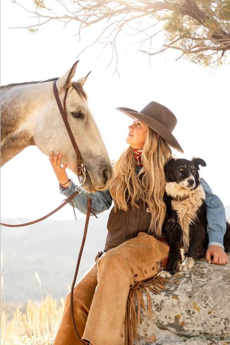 “It’s not what we have in life, but who we have in our life that matters.” #WesternWednesday 📷️: Hope Huneke Photography | Captured at a Cowgirls with Cameras photography adventure #westernlifetoday #westernlife #cowgirllife #cowgirl #cowgirlsandhorses #horses #horsegirl #ranchdog #ranchlife #girlsbestfriend Cowgirl Horse Photoshoot, Western Women Aesthetic, Photography With Horses, Cowboy Shooting, Western Photoshoot Ideas, Country Core, Dog And Horse, Cowgirl Photography, Real Cowgirl