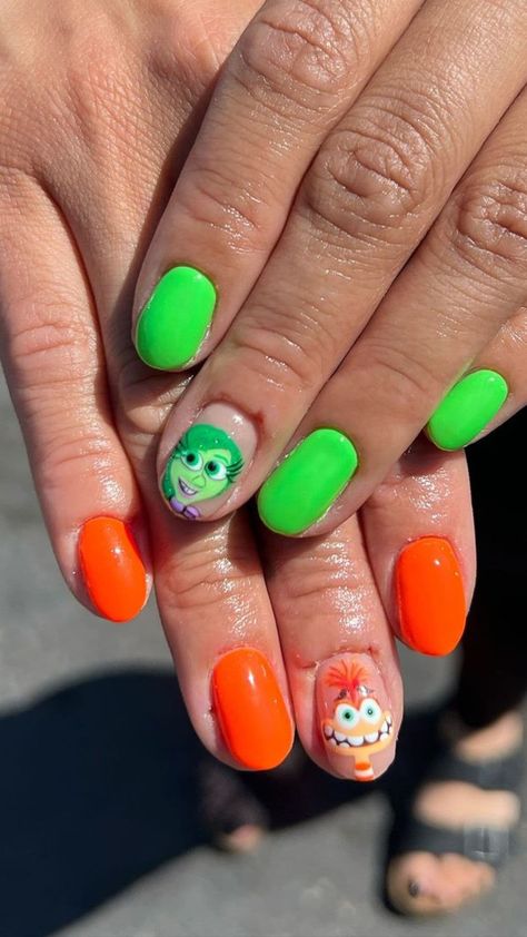 20 Magical Disney-Inspired Fall Nail Ideas You’ll Want to Try Now | Lookosm Inside Out Nails Disney, Challenge Nails, Disney Nail Ideas, Dopey Challenge, Daisy Acrylic Nails, Nightmare Before Christmas Nails, Black Halloween Nails, Disney Nail, Mickey Mouse Silhouette