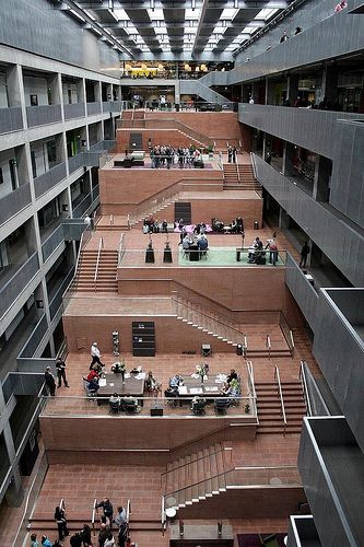 BBC Atrium - a tiered sequence of platforms and terraces, created over the central studios, appear as a grand staircase within the atrium #solutionsstudio #architecture #creativedesign David Chipperfield Architects, David Chipperfield, Stairs Architecture, Modern Architecture Building, Space Architecture, Grand Staircase, Staircase Design, School Architecture, Architectural Inspiration