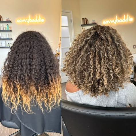 Sometimes letting it go is WORTH IT — I would have not taken her this blonde if she didn’t want to cut 🫡 Balayage Hair Curly Blonde, Curly Hair With Highlights Blonde, Blonde Balayage Curly Hair, Blonde Balayage Curly Hair Natural, Blonde Curly Hair Natural, Balayage Curly Hair, Blond Curly Hair, 3a Curly Hair, Blonde Highlights Curly Hair