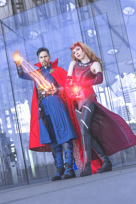 Cosplay costume of Dr Strange and Wanda cosplay marvel Cosplay Ideas Marvel, Doctor Strange And Wanda, Mcu Cosplay, Doctor Strange Costume, Epic Photoshoot, Doctor Halloween Costume, Scarlet Witch Cosplay, Marvel Fanart, Best Friend Halloween Costumes