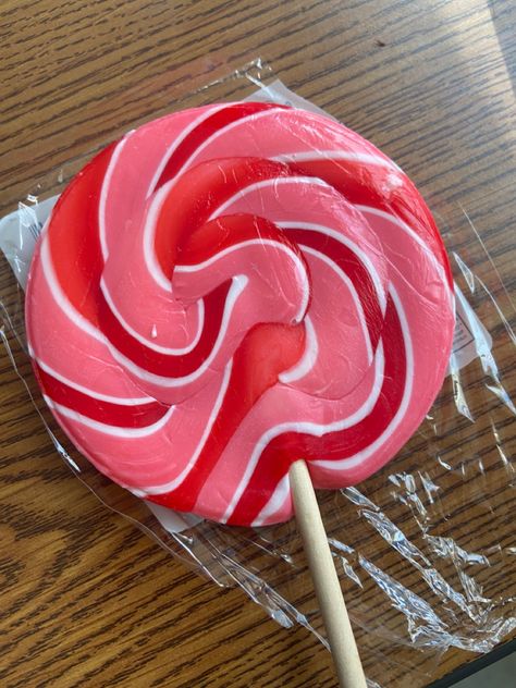 Big pink lollipop Big Lollipop, Big Lollipops, Pink Lollipop, Red Lollipop, Inktober 2024, Red Wedding Theme, Gcse Art, Candy Shop, Yummy Foods