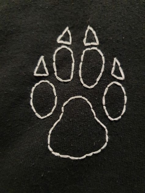 My first embroidery stitch Wolf Embroidery Pattern, Embroidery Wolf, Wolf Embroidery, Paw Embroidery, Paw Print Embroidery, Wolf Paw, Embroidery Stitch, Pola Sulam, Hat Embroidery