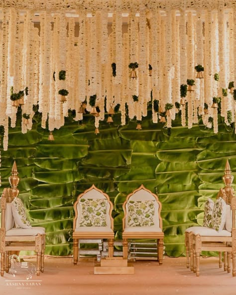 Leaf Decor Wedding, Hindu Wedding Decorations, Mandap Design, Wedding Stage Decor, Desi Wedding Decor, Mandap Decor, Wedding Planning Decor, Traditional Wedding Decor, Wedding Mandap