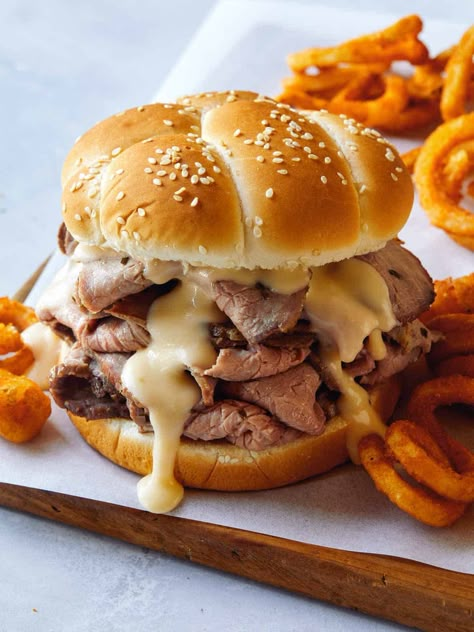 Hot Roast Beef Sandwich Recipes, Beef And Cheddar Sandwich, Homemade Roast Beef, Easy Roast Beef Recipe, Hot Roast Beef Sandwiches, Roast Beef And Cheddar, Roast Beef Sandwich Recipes, Hot Beef Sandwiches, Best Roast Beef