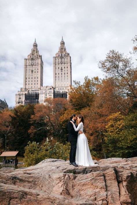 Central Park Elopement, Central Park Wedding Photos, Park Proposal, Central Park Wedding, Engagement Shoots Poses, Park Photoshoot, Nyc Wedding Photos, Central Park Weddings, Couples Pics