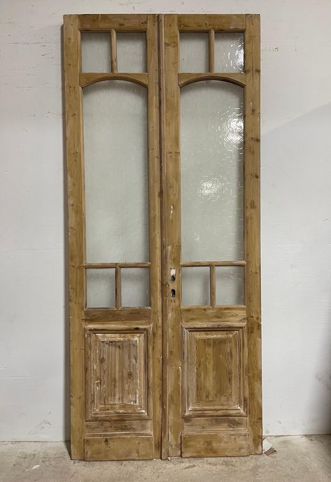 Double French Door, Vintage French Doors, Old French Doors, Barn Bathroom, Doors With Glass, Antique Doors, Hall Tree, Double Door, Barn Style