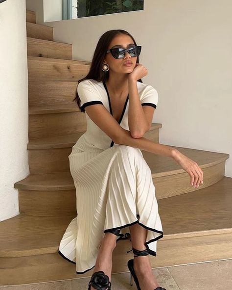 Solana - Elegant 2 Piece Dress Set #elleladore France Fashion, 20s Style, Chique Outfit, Trendy Fits, Chique Outfits, Looks Party, Estilo Preppy, Church Outfits, Midi Short Sleeve Dress