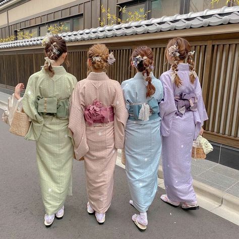 Aesthetic Kimono, Pretty Kimonos, Japanese Traditional Clothing, Cute Kimonos, Purple Cute, Green Kimono, Kimono Outfit, Kimono Yukata, Japan Culture