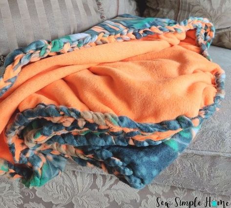 DIY Braided Fleece Blanket Tutorial | Sew Simple Home Braided Fleece Blanket, Braided Fleece Blanket Tutorial, Fleece Blanket Tutorial, Braided Fleece, Coffee Cozy Pattern, Quilt Instructions, Winter Sewing Projects, Fall Sewing Projects, Blanket Tutorial