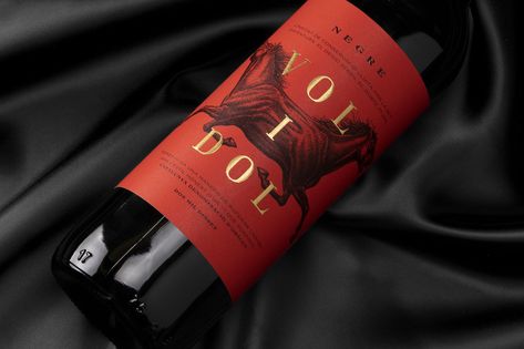 The Richness of This Wine Label Stands Out | Dieline Wine Bottle Label Design, Alcohol Packaging, Consumer Packaging, Wine Label Design, Alcohol Bottles, Wine Packaging, Wine Bottle Labels, Article Design, Beverage Packaging