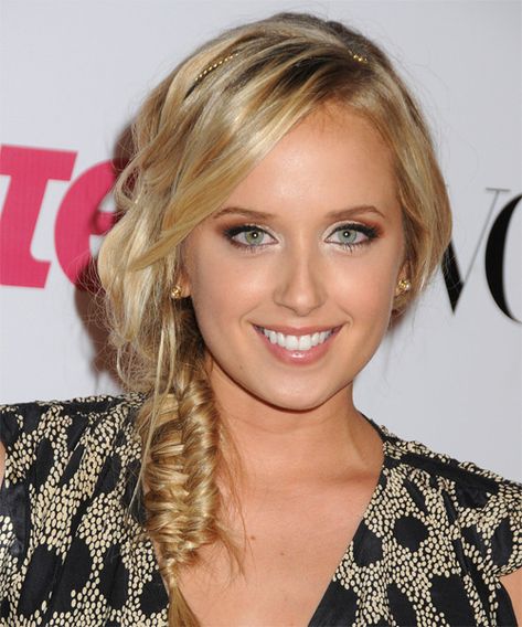 Mae, BDB series by J.R. Ward Casual Braided Hairstyles, Highlights Golden, Hair Casual, Golden Blonde Hair Color, Megan Park, Half Up Hairstyle, Medium Hair Braids, Casual Braids, Hairstyle Curly