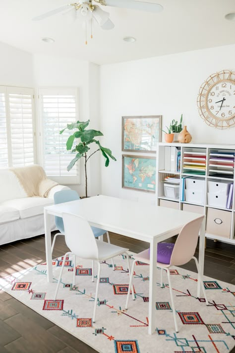 Homework Room And Office, Ikea Homeschool Organization, School Room Design, Small Tutoring Space, Tutoring Office Design, Home Tutoring Room, Homework Room Ideas, Minimalist School Room, Colorful Homeschool Room