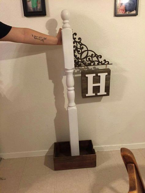 Could use the iron Shoe Form and hang a sign. Banister Spindles Crafts, Spindle Repurposed, Bedpost Repurposed, Bedpost Ideas, Diy Hanging Sign, Old Banister Repurposed, Porch Spindles Repurposed, Crafts With Spindles, Spindles Repurposed Diy