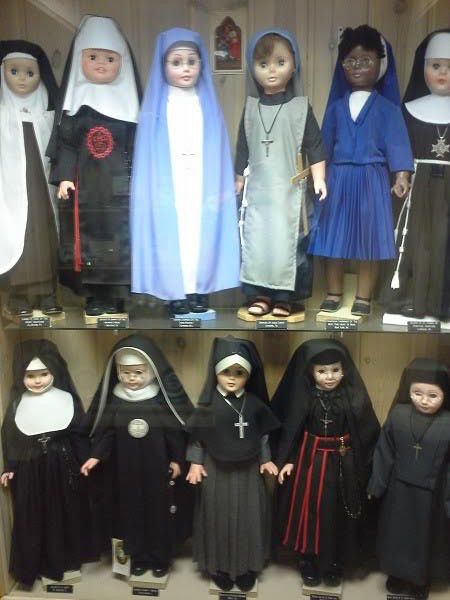 World’s Only Nun Doll Museum Is a Michigan Treasure - Culture - Aleteia.org – Worldwide Catholic Network Sharing Faith Resources for those seeking Truth – Aleteia.org Indian River Michigan, Nun Outfit, Nun Doll, Nuns Habits, Doll Museum, The Nun, Silly Hats, Haunted Dolls, African American Dolls