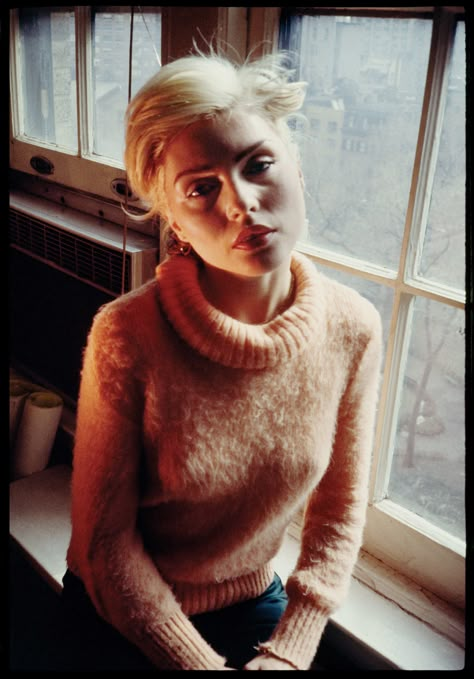 Debbie Harry At the Gramercy Park Hotel, Circa 1978 #style #fashion #blondie #70s #turtleneck Gramercy Park Hotel, Deborah Harry Blondie, Chris Stein, Nina Hagen, Joey Ramone, Deborah Harry, Gramercy Park, Blondie Debbie Harry, Fashion 70s