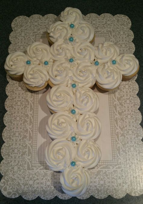 Confirmation Cupcakes Ideas, First Communion Luncheon Ideas, Confirmation Food Ideas, Baptism Dessert Ideas, First Communion Desserts, 1st Communion Cakes For Boys, Cross Pull Apart Cupcakes, Communion Cupcakes For Boys, Baptism And Birthday Party Combined