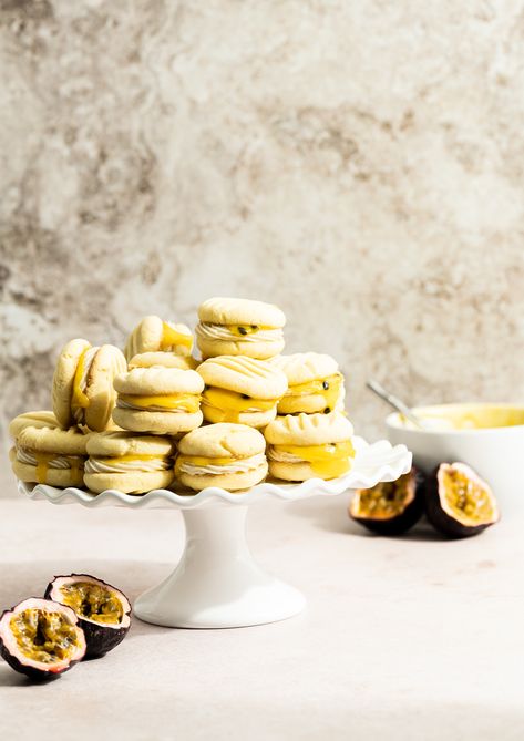 Passionfruit Melting Moments with Vanilla Buttercream and Passionfruit Curd Passionfruit Melting Moments, Passionfruit Cookies, Passionfruit Slice, Passionfruit Curd, Australian Recipes, Flavored Cookies, Vanilla Bean Buttercream, Baking Lessons, Pineapple And Coconut