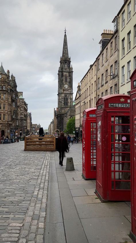 Edinburgh Instagram Story, Edinburgh Old Town, Edinburgh Shops, Grey November, London Edinburgh, Old Town Edinburgh, Edinburgh Scotland, Greatest Adventure, Record Store