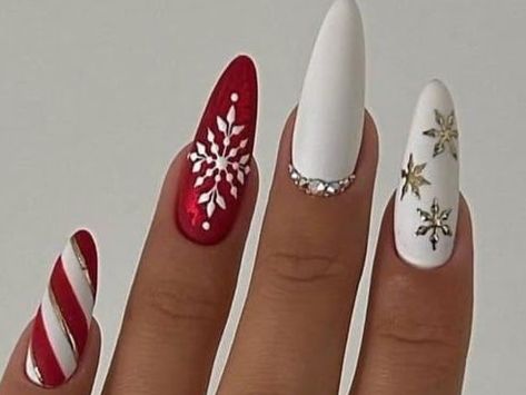 Red And Silver Nails, Holiday Nails Winter, Candy Cane Nails, Red Christmas Nails, Magic Nails, Cute Christmas Nails, Christmas Gel Nails, Cute Nail Art Designs, Christmas Nail Art Designs