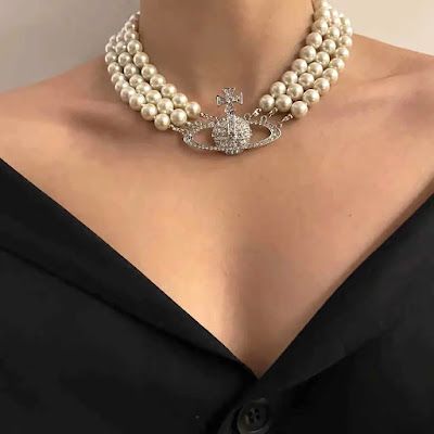 Vivienne Westwood Pearl Necklace, Viviane Westwood, Chunky Pearl Necklace, Vivienne Westwood Jewellery, Saturn Necklace, Planet Necklace, The Bling Ring, Chunky Pearls, Necklace Outfit