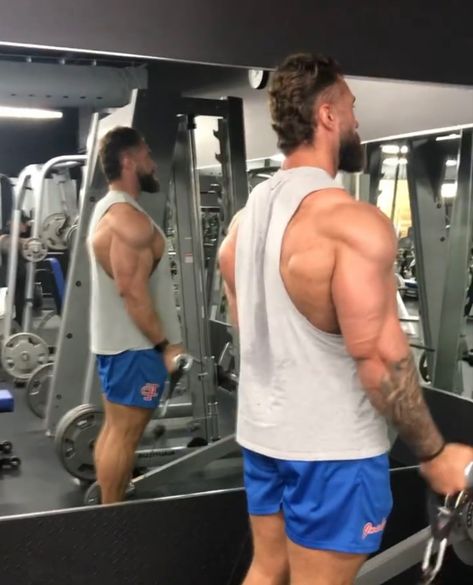 Chris Bumstead Mullet, Chris Bumstead Haircut, Cbum Hairstyle, Mane Haircut, Chris Bumstead, Mens Hairstyles With Beard, Gents Hair Style, Beard Fade, Mullet Haircut