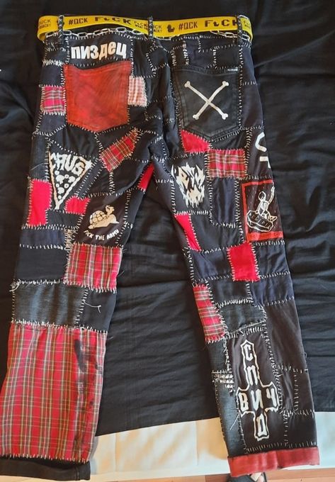 Baggy Crust Pants, Crust Pants Patch Ideas, Crust Jeans, Battle Pants, Making Patches, Crust Pants, Battle Vest, Punk Diy, Punk Fashion Diy