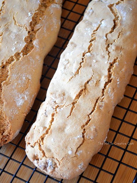 Maple Walnut Biscotti (using real maple syrup) & Recipe Video Walnut Biscotti, Maple Syrup Recipe, Maple Oatmeal, Oatmeal Muffin Recipes, Maple Syrup Recipes, Biscotti Recipe, Cheesecake Cupcakes, Oatmeal Muffins, Maple Walnut