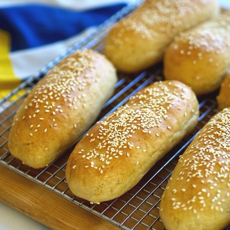 Whole Wheat Hot Dog Buns, Homemade Hot Dog Buns, 2023 Meals, Hot Dog Buns Recipe, Sandwich Rolls, Hot Dog Rolls, Cheese Stick, Oven Bread, Dog Bread