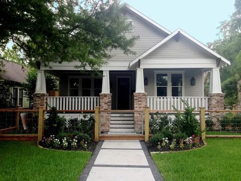 20 Beautiful Porch Railing Ideas Porch Railing Ideas, Wrought Iron Porch Railings, Bohemian Porch, Haint Blue Porch Ceiling, Craftsman Bungalow Exterior, Bungalow Remodel, Craftsman Porch, Marie Flanigan Interiors, Amazing Gray