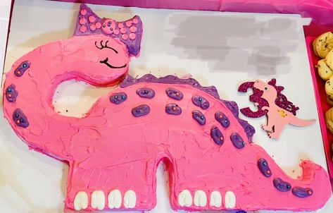 Girl Dinosaur Birthday Cake, Dinasour Birthday, Birthday Cake Pink, Dinosaur Birthday Cake, Camo Wedding Cakes, Sprinkles Birthday Cake, Dinosaur Birthday Theme, Dragon Cakes, Girl Dinosaur Birthday