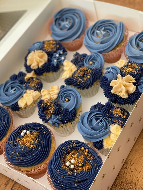 Blue Vanilla Cupcakes, Assorted Cupcakes Ideas, Navy Blue Cupcakes With Gold, Blue And Gold Cupcakes Ideas, Navy Blue And Gold Cupcakes, Yellow And Blue Cupcakes, Celestial Cupcakes, Royal Blue Cupcakes, Blue And Gold Cupcakes