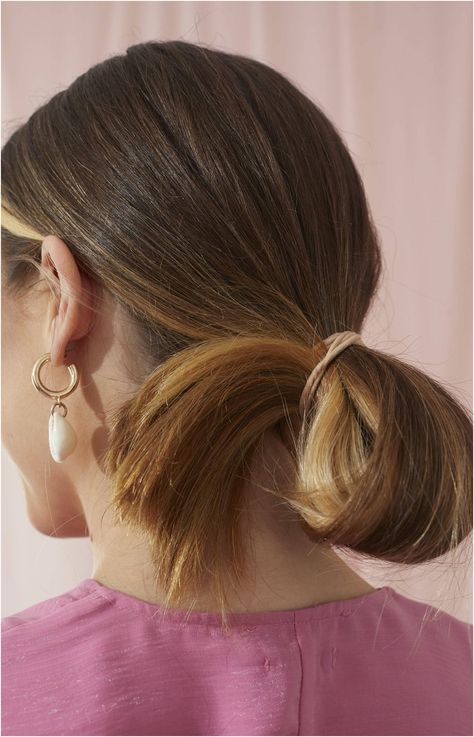 21 easy hairstyles for greasy hair you can wear at home - #work #hairstyles #greasy #hair work hairstyles greasy hair Types Of Hair Bun, Cute Lazy Hairstyles, Easy To Do Hairstyles, Braided Headband Hairstyle, Fun Hairstyles, Hair Donut, Dance Hair, Greasy Hair, Lazy Hairstyles