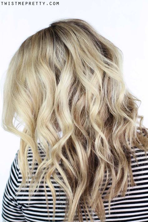 Get the perfect soft waves by wrapping the hair around a 1" wand. Are you wrapping the hair around the barrel right? Come find out! Curling Wand Tips, Curls For Medium Length Hair, Wavy Beach Hair, Long Hair Waves, Using A Curling Wand, Beach Curls, Wand Hairstyles, Beach Wave Hair, Curling Hair With Wand